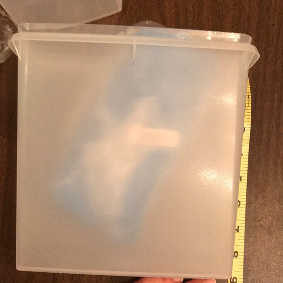 Tupperware storage containers - Picture 4 of 4